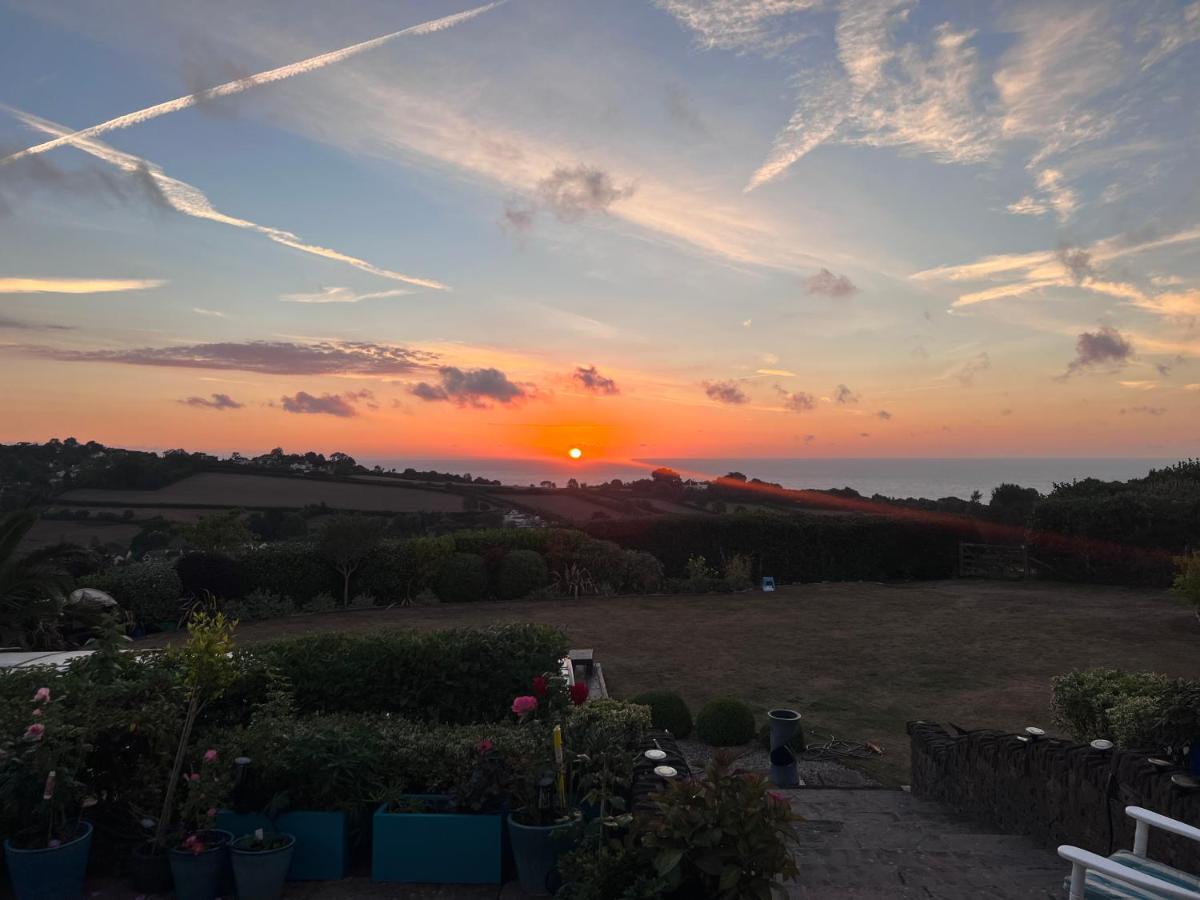 Halekulani Devon Homestay Torquay Bagian luar foto