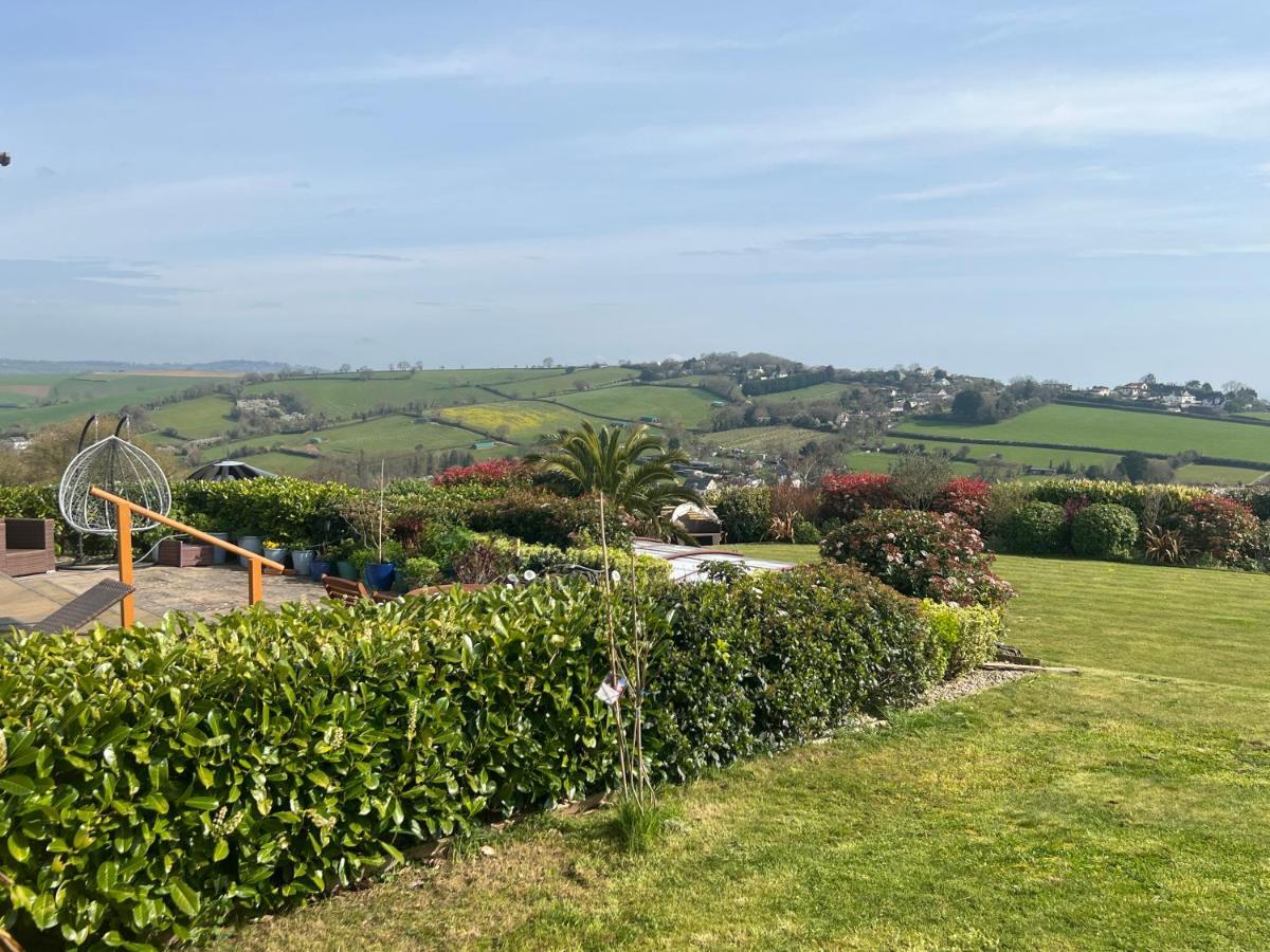 Halekulani Devon Homestay Torquay Bagian luar foto
