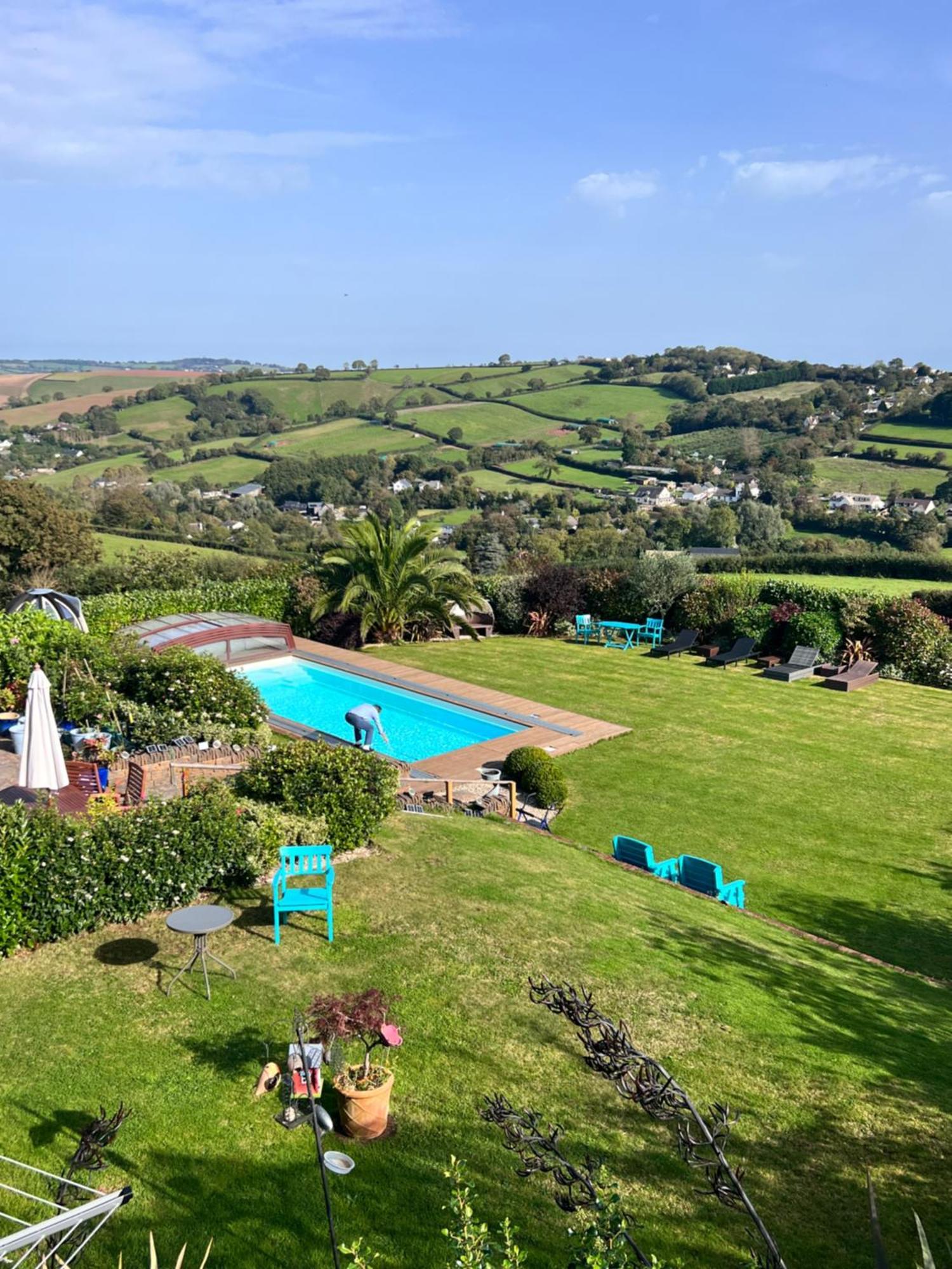 Halekulani Devon Homestay Torquay Bagian luar foto