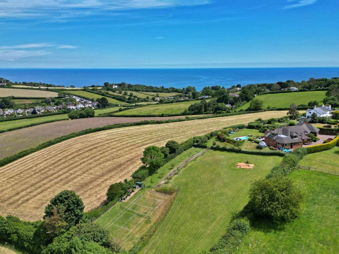 Halekulani Devon Homestay Torquay Bagian luar foto