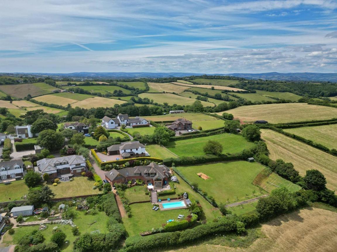 Halekulani Devon Homestay Torquay Bagian luar foto