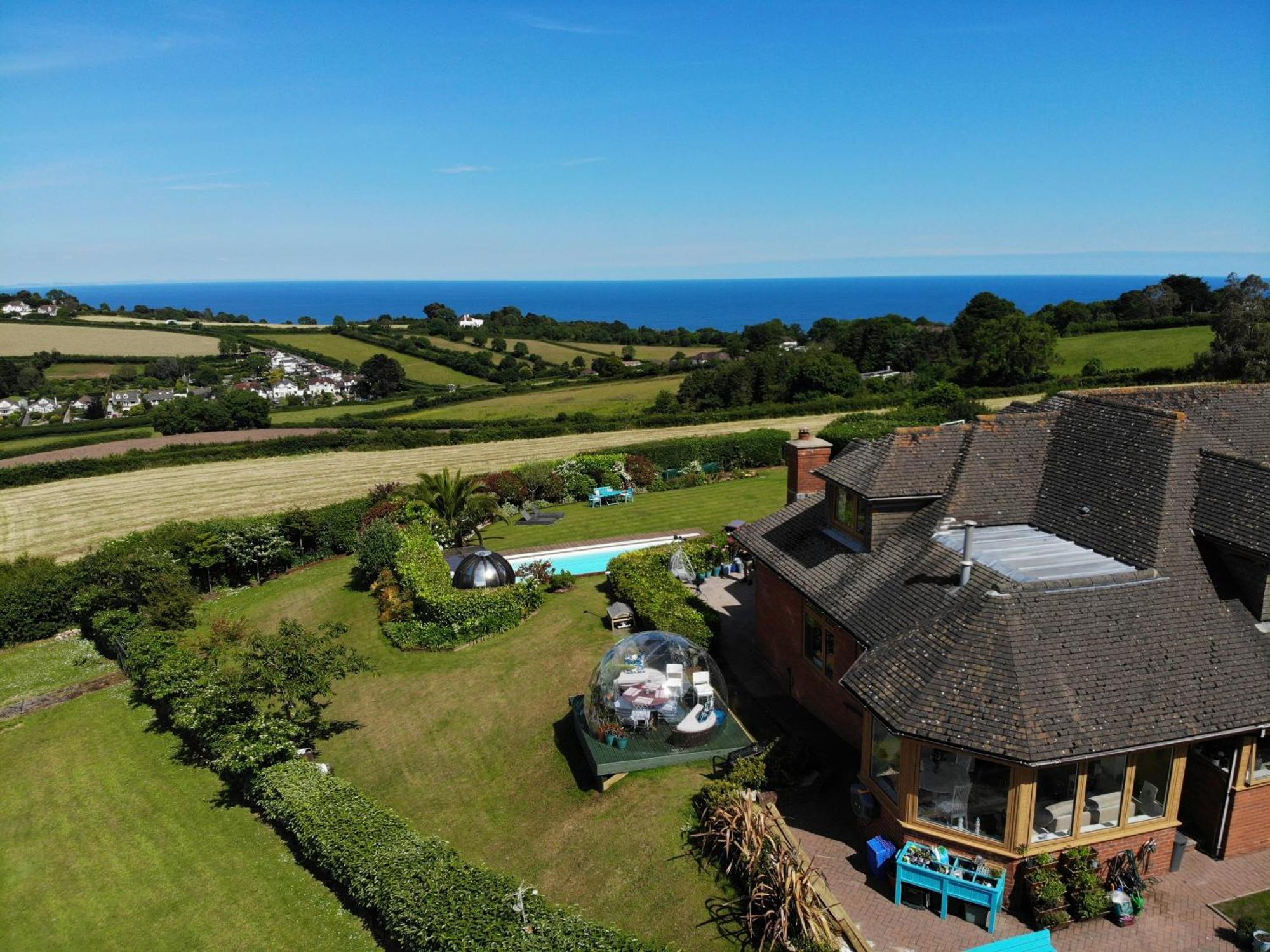 Halekulani Devon Homestay Torquay Bagian luar foto
