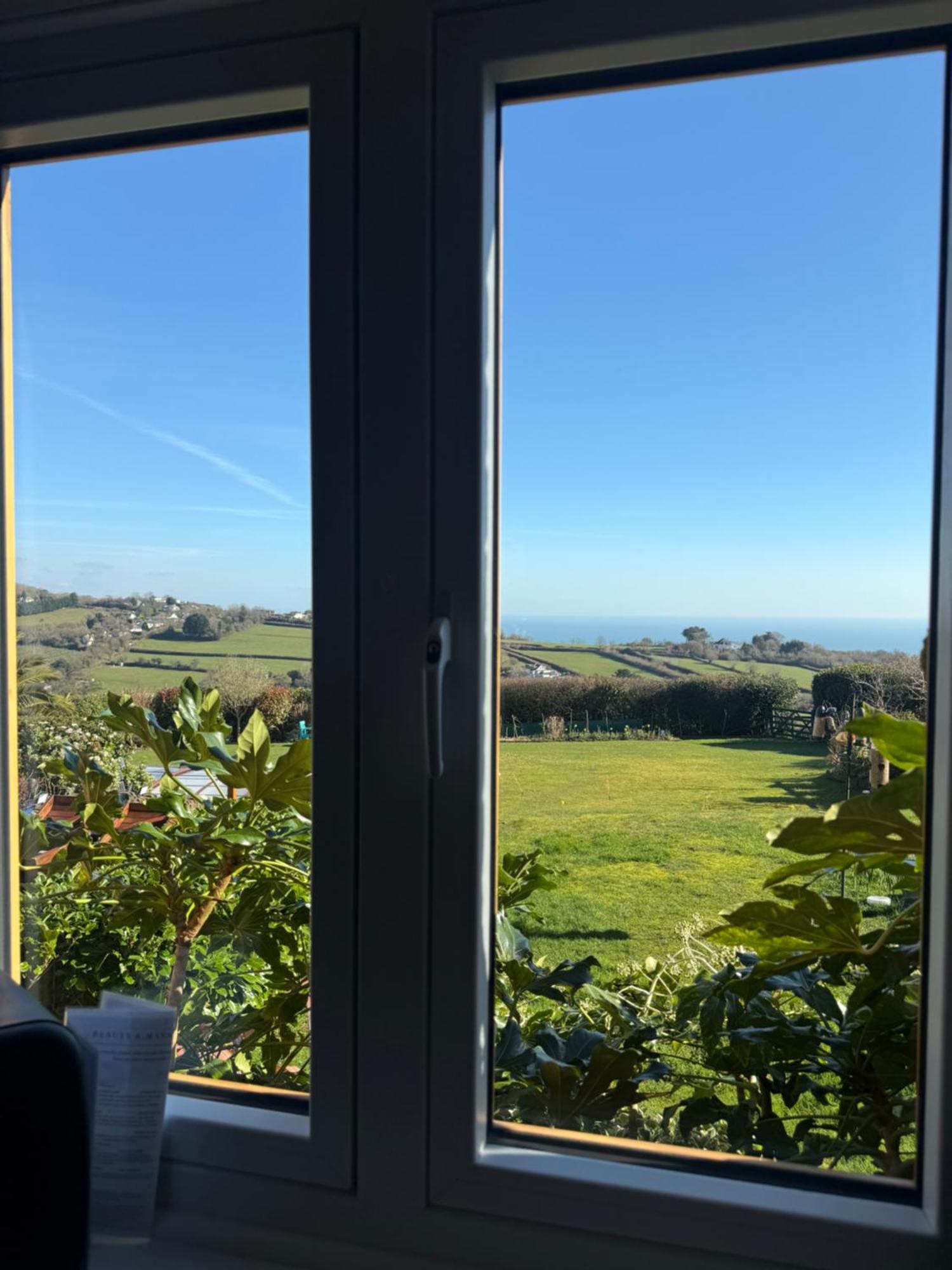 Halekulani Devon Homestay Torquay Bagian luar foto